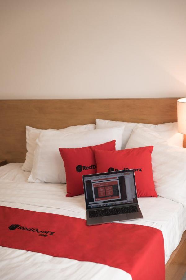 Reddoorz Marieline 2 Hotel Хошимин Екстериор снимка