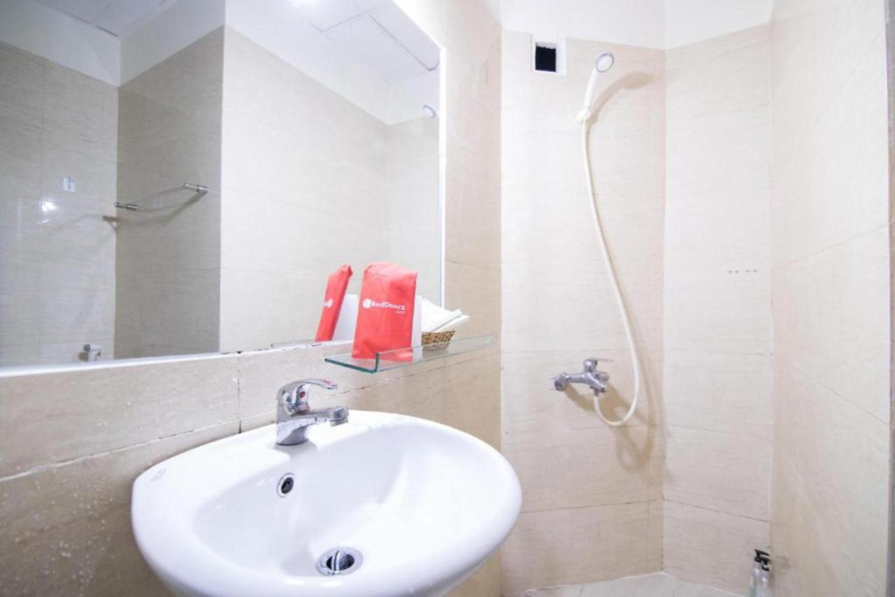 Reddoorz Marieline 2 Hotel Хошимин Екстериор снимка